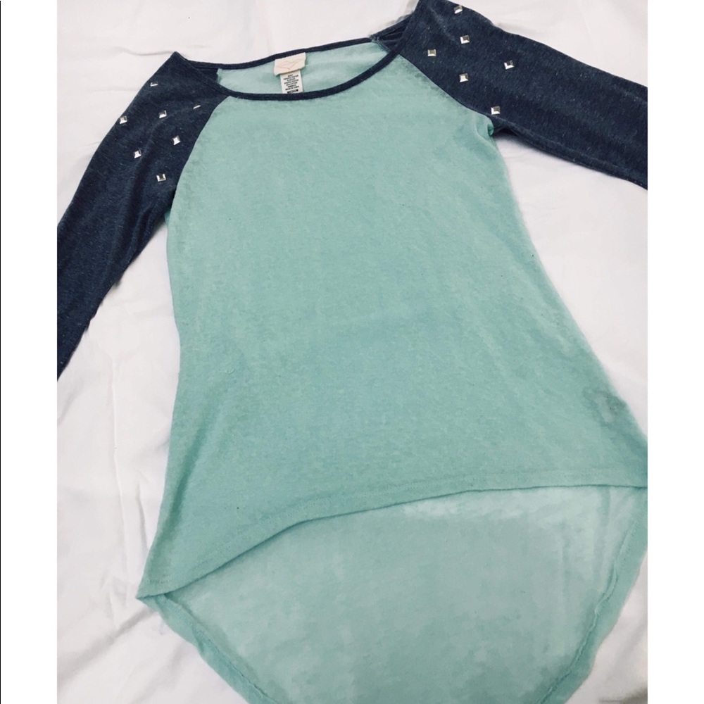 CUTE TOP!!🐬🦋